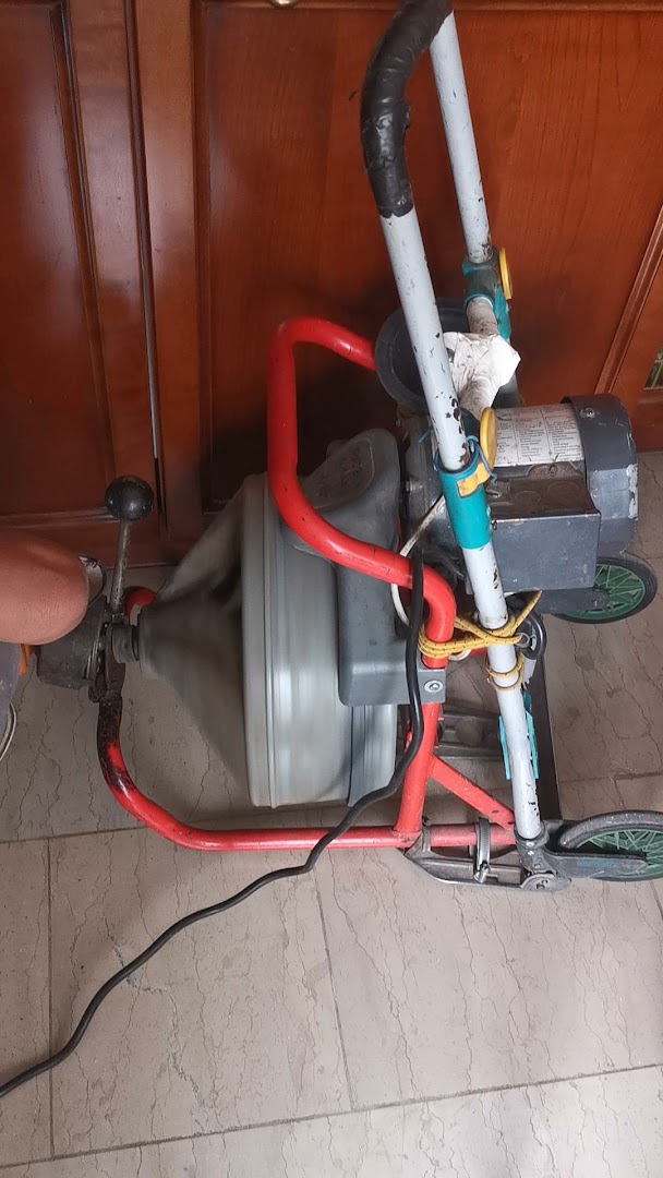 ΥΔΡΑΥΛΙΚΟΙ ΘΕΣΣΑΛΟΝΙΚΗΣ, ΑΝΑΚΑΙΝΙΣΕΙΣ, ΦΥΣΙΚΟ ΑΕΡΙΟ, ΒΛΑΒΕΣ, ΑΠΟΧΕΤΕΥΣΕΙΣ — Φωτογραφίες 5